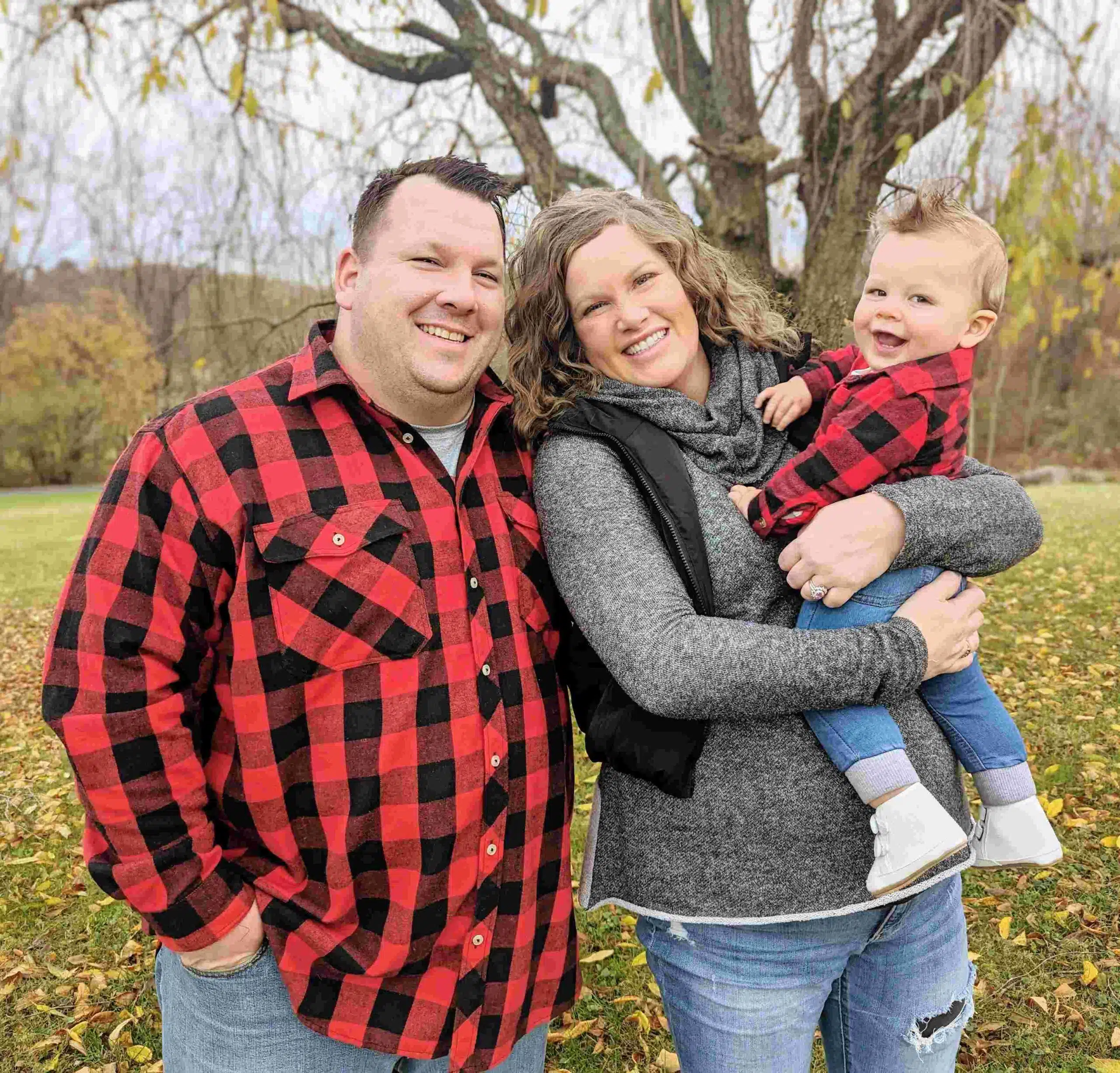 Two hands with puzzles